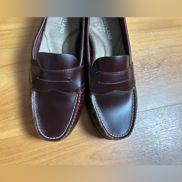 Eastland Women's Dark Brown Leather Moccasins Size 7W - Picture 12 of 16